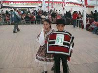 cueca_infantil_04.JPG (36,130 bytes)