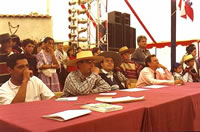 El Jurado del Concurso de Cueca Infantil. Al centro, el Alcalde Olavarra. (32,271 bytes)