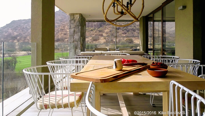 Terraza de un departamento en la Hacienda Chicureo.