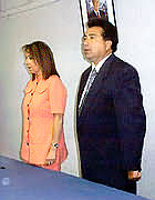 Fotografía:  Loreto Amunátegui y Pablo Atenas durante el Himno Nacional