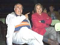 Ramón Utz, de Telemás, el TV Cable de colina, y su esposa.
