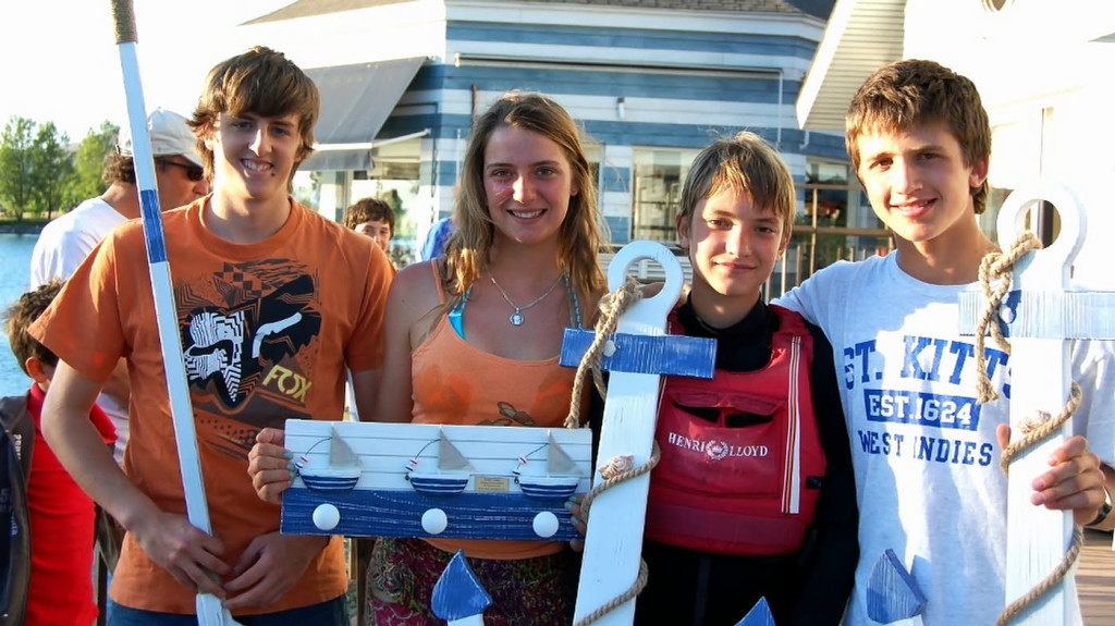 M° José entre los ganadores del En Piedra Roja se Disputó 4to Campeonato Interescolar y Universitario de Veleros Láser 2012 en Piedra roja