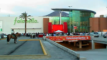Inauguración Mall Plaza Norte en noviembre de 2003. Ver reportaje.
