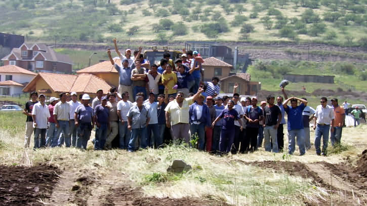 Canteros celebrando una negociación exitosa con La Reserva, el 19 de octubre del 2006. Al centro, Ekías Aravena.