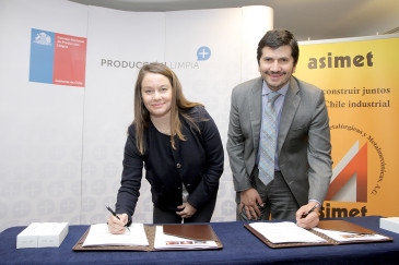 Jimena Jara, subsecretaria de Energía, y Juan Ladrón de Guevara, director ejecutivo del Consejo Nacional de Producción Limpia