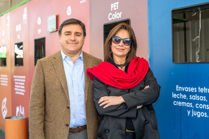 Foto 2 Alcalde Mario Olavarría y Claudia Anwandter