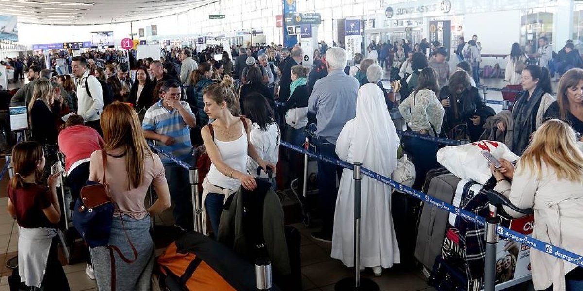OrganizaciÃ³n internacional alerta sobre falta de "trasparencia" y "calidad de servicios" del aeropuerto de Santiago